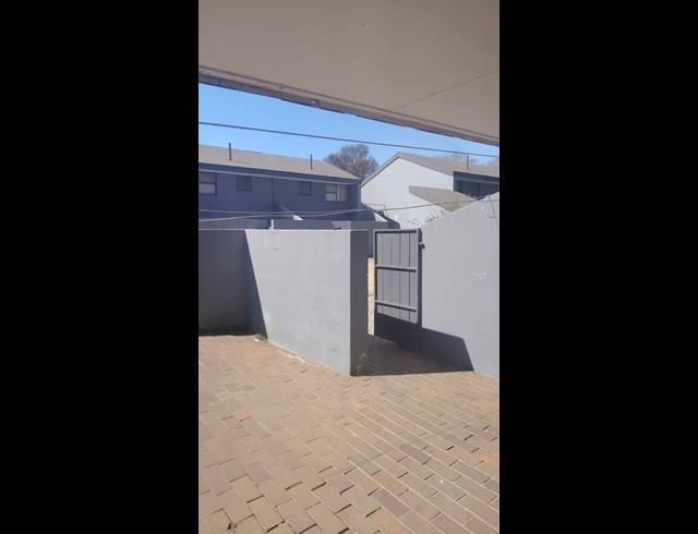 3 BEDROOM TOWNHOUSE FOR SALE IN SASOLBURG CENTRAL